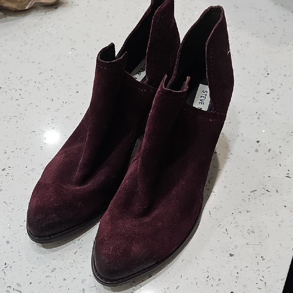 Steve Madden Women's Dark Red Ankle Booties - Picture 2 of 6
